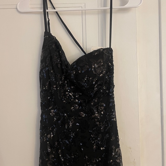 One shoulder formal sequin fitted dress - Picture 3 of 4